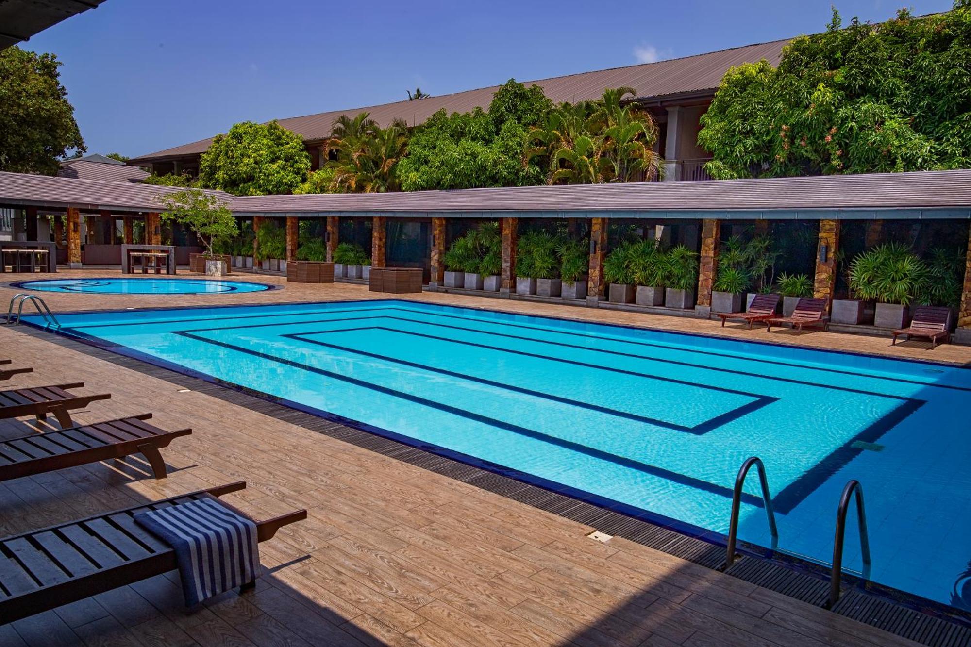 The Full Moon Hotel Katunayaka Εξωτερικό φωτογραφία