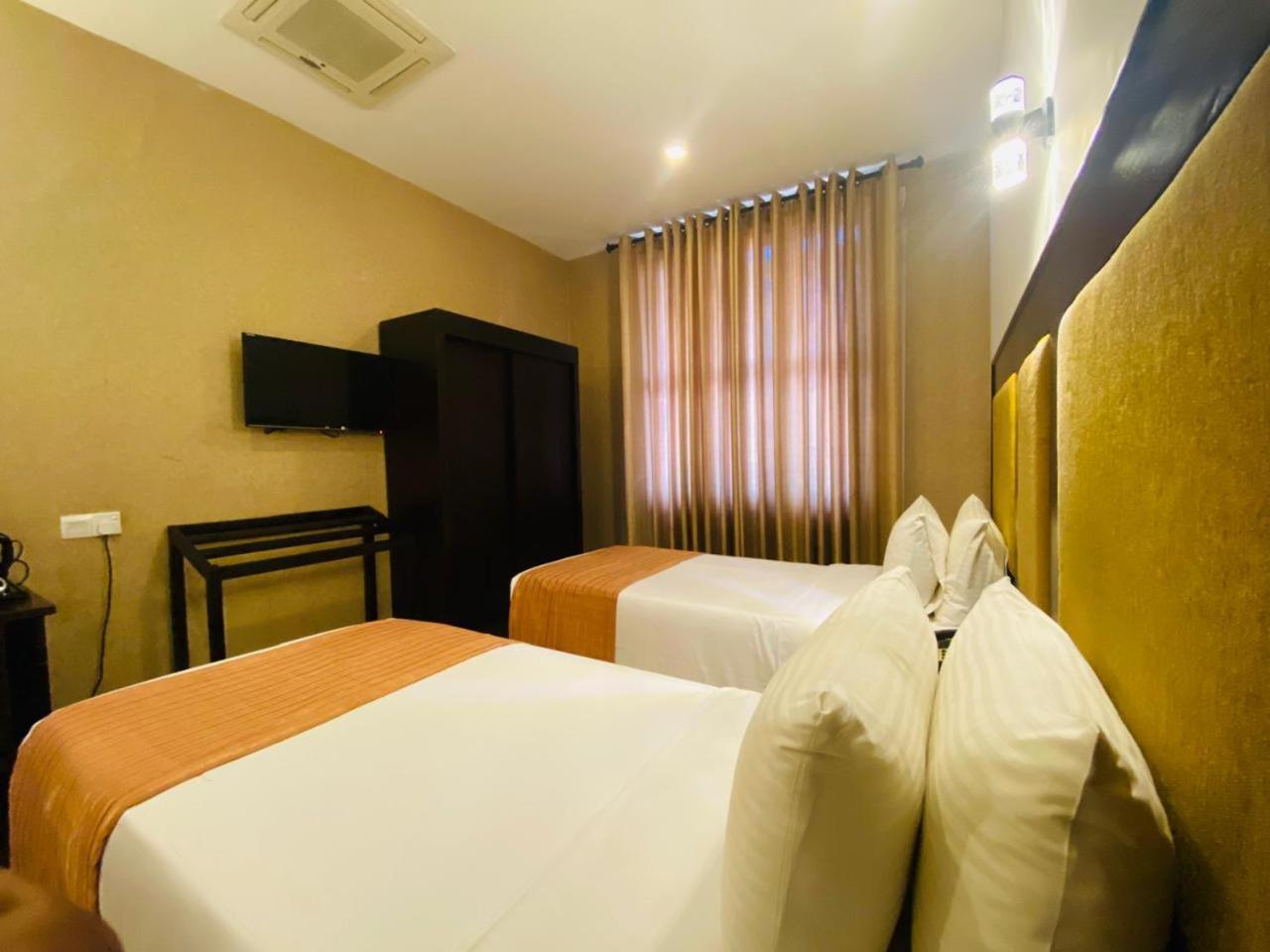 The Full Moon Hotel Katunayaka Εξωτερικό φωτογραφία