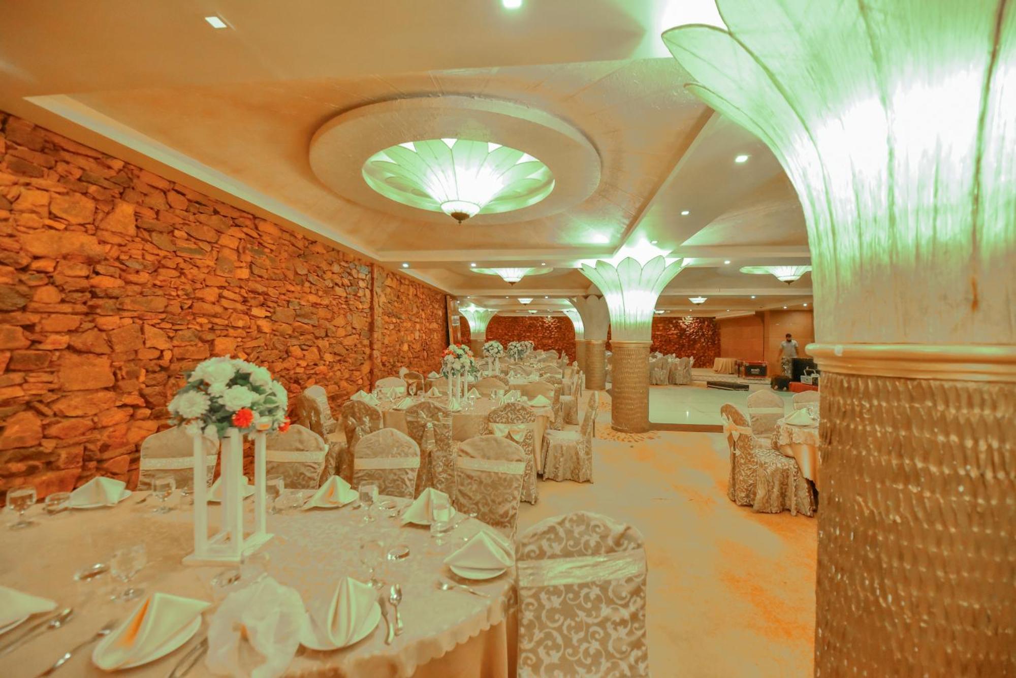 The Full Moon Hotel Katunayaka Εξωτερικό φωτογραφία