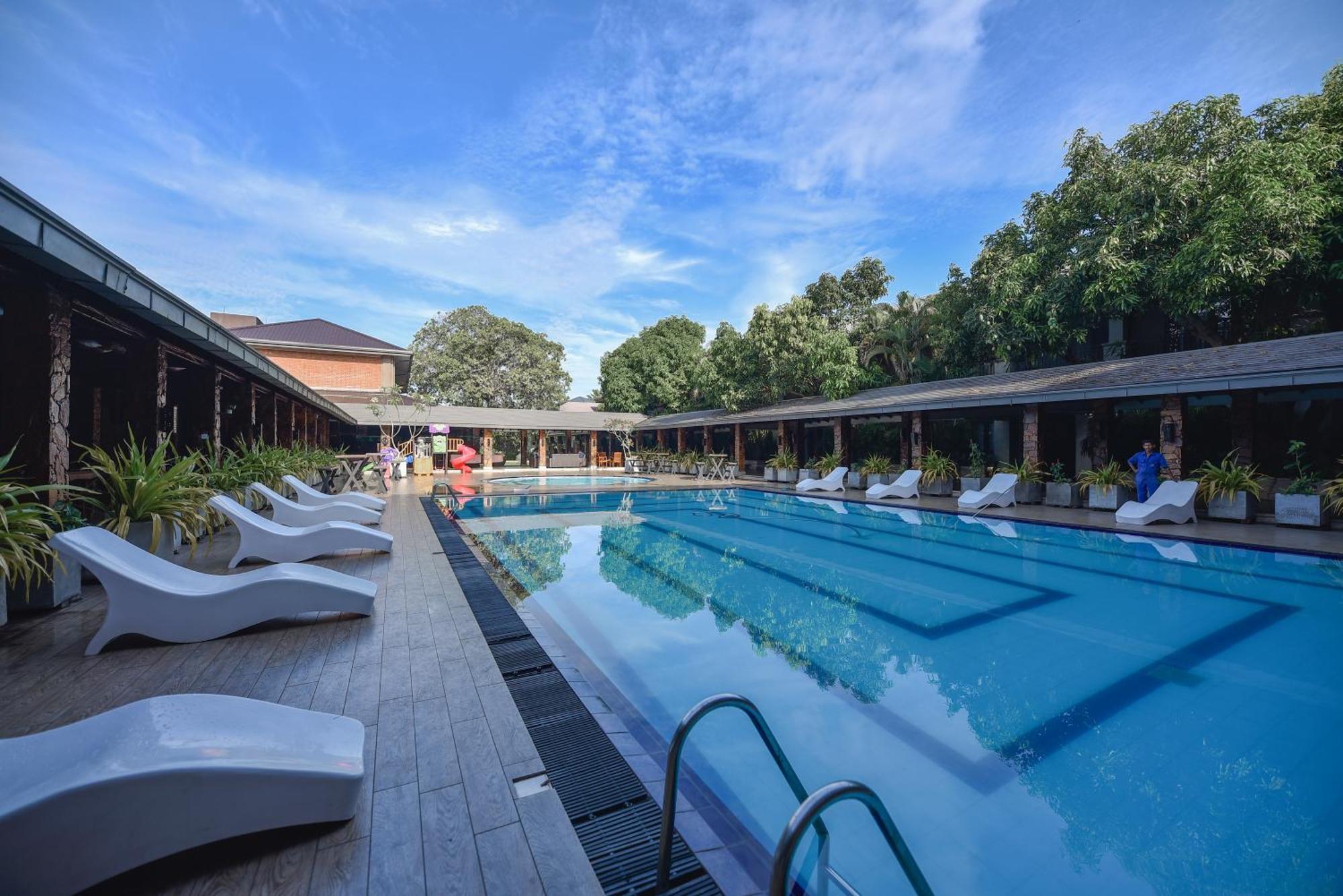 The Full Moon Hotel Katunayaka Εξωτερικό φωτογραφία